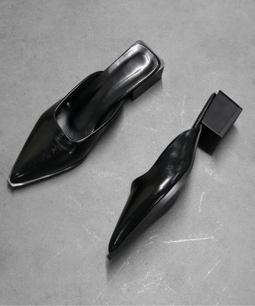 THE CELL.(ザセルドット)の「ポインテッドトゥミュールサンダル POINTED TOE MULE SANDALS(サンダル・レディース・ブラウン/ブラック・37/39/35)」の9枚目の写真