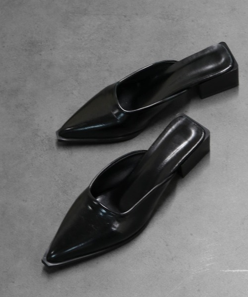 THE CELL.(ザセルドット)の「ポインテッドトゥミュールサンダル POINTED TOE MULE SANDALS(サンダル・レディース・ブラウン/ブラック・37/39/35)」の7枚目の写真