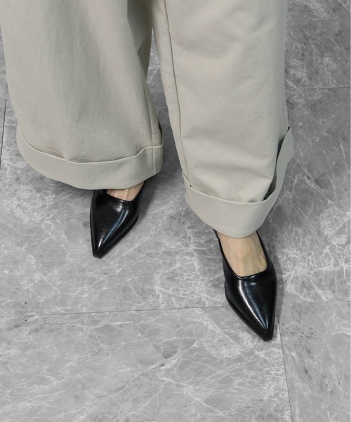 THE CELL.(ザセルドット)の「ポインテッドトゥミュールサンダル POINTED TOE MULE SANDALS(サンダル・レディース・ブラウン/ブラック・37/39/35)」の14枚目の写真