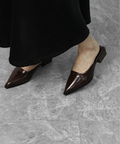 THE CELL.(ザセルドット)の「ポインテッドトゥミュールサンダル POINTED TOE MULE SANDALS(サンダル・レディース・ブラウン/ブラック・37/39/35)」の18枚目の写真