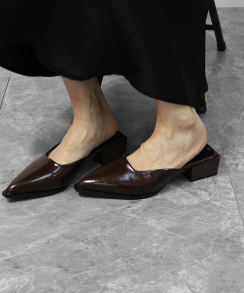 THE CELL.(ザセルドット)の「ポインテッドトゥミュールサンダル POINTED TOE MULE SANDALS(サンダル・レディース・ブラウン/ブラック・37/39/35)」の19枚目の写真