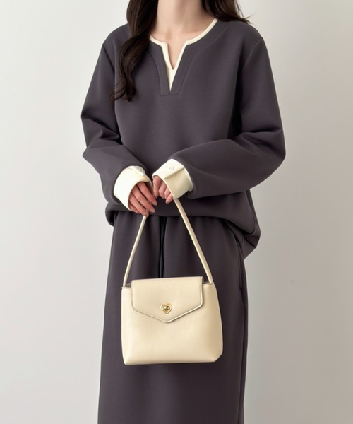 ABITOKYO(アビトーキョー)の「レイヤード風配色スキッパネックスウェットセットアップ(セットアップ・レディース・ブラック/チャコールグレー/ネイビー・M/L)」の17枚目の写真