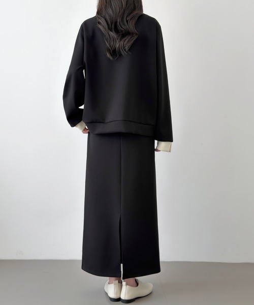 ABITOKYO(アビトーキョー)の「レイヤード風配色スキッパネックスウェットセットアップ(セットアップ・レディース・ブラック/チャコールグレー/ネイビー・M/L)」の4枚目の写真