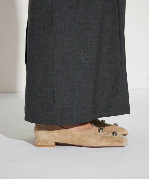 GRISE（グリーズ）の「GRISEレザーワイドスクエアスリットフラット（その他シューズ・レディース・ベージュ/ブラック・22cm/22.5cm/23cm/23.5cm/24cm/24.5cm/25cm）」の11枚目の写真