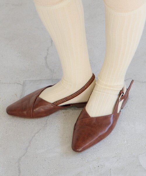 Kastane（カスタネ）の「クロストゥパンプス（パンプス・レディース・ブラック/ブラウン・36/37/38）」の2枚目の写真