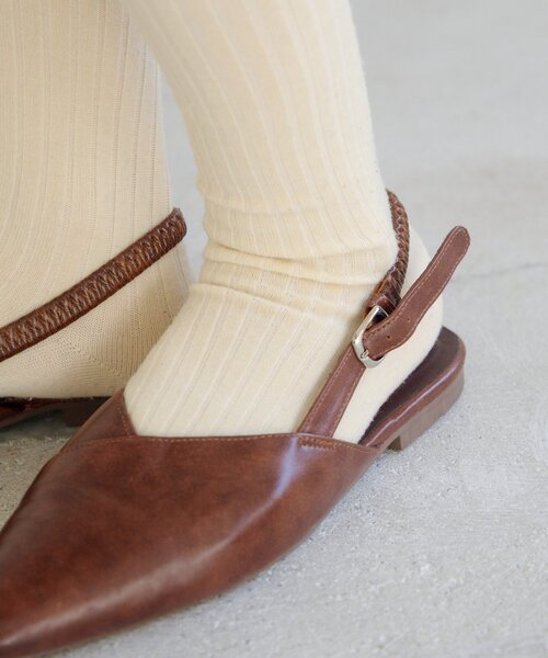 Kastane（カスタネ）の「クロストゥパンプス（パンプス・レディース・ブラック/ブラウン・36/37/38）」の8枚目の写真