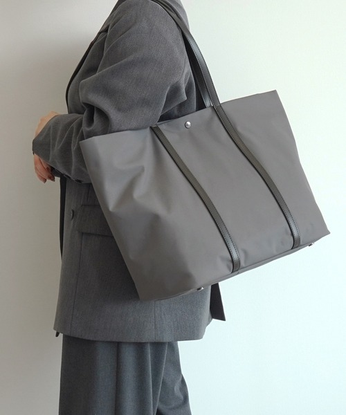 MACKINTOSH PHILOSOPHY（ﾏｯｷﾝﾄｯｼｭ ﾌｨﾛｿﾌｨｰ）の「トートバッグ マッキントッシュ6W06 16L 背面ポケット 19136（トートバッグ・メンズ・グレー/ブラック・FREE）」の2枚目の写真