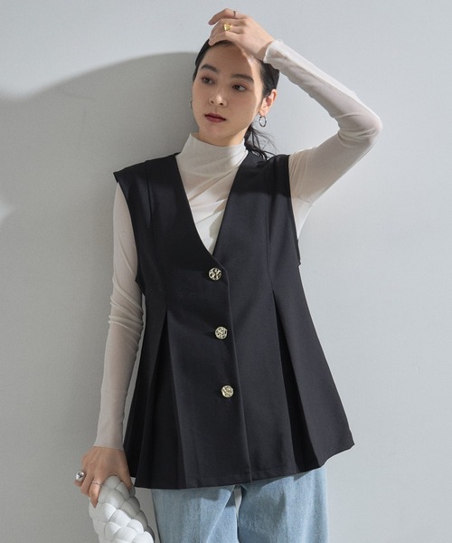 &. NOSTALGIA(アンドドットノスタルジア)の「ゴールドボタン美シルエットジレ(セットアップ)(ベスト・レディース・ネイビー/ブラック・M)」の1枚目の写真