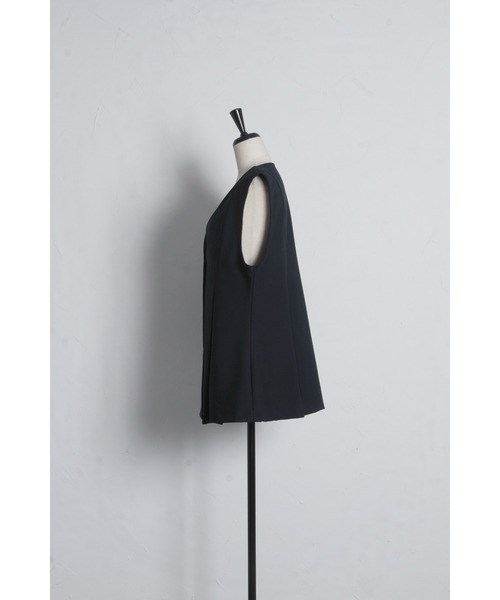 &. NOSTALGIA(アンドドットノスタルジア)の「ゴールドボタン美シルエットジレ(セットアップ)(ベスト・レディース・ネイビー/ブラック・M)」の14枚目の写真