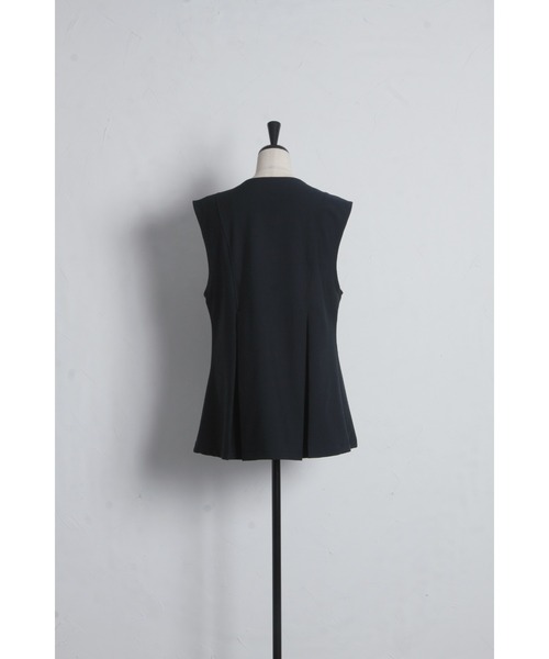 &. NOSTALGIA(アンドドットノスタルジア)の「ゴールドボタン美シルエットジレ(セットアップ)(ベスト・レディース・ネイビー/ブラック・M)」の15枚目の写真