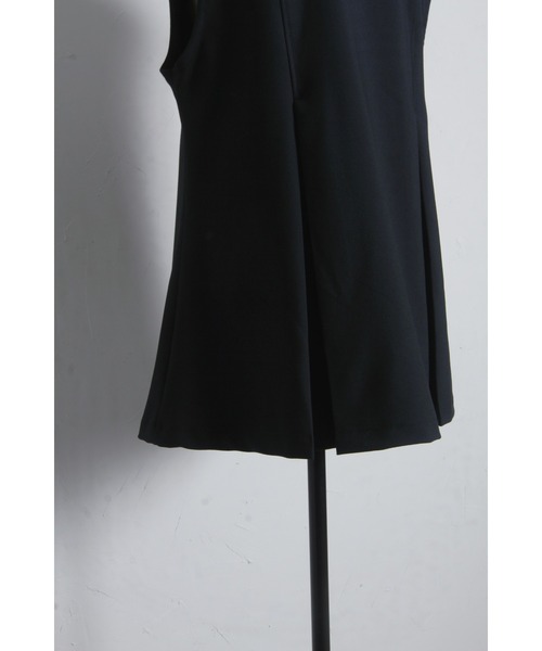 &. NOSTALGIA(アンドドットノスタルジア)の「ゴールドボタン美シルエットジレ(セットアップ)(ベスト・レディース・ネイビー/ブラック・M)」の16枚目の写真