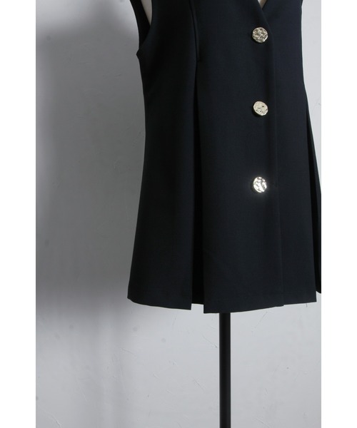 &. NOSTALGIA(アンドドットノスタルジア)の「ゴールドボタン美シルエットジレ(セットアップ)(ベスト・レディース・ネイビー/ブラック・M)」の20枚目の写真