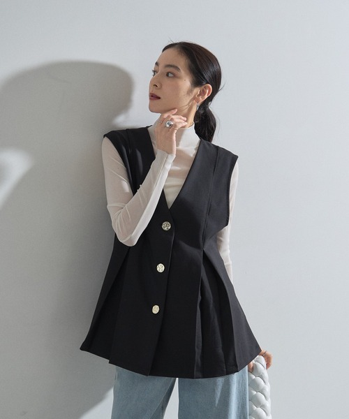 &. NOSTALGIA(アンドドットノスタルジア)の「ゴールドボタン美シルエットジレ(セットアップ)(ベスト・レディース・ネイビー/ブラック・M)」の10枚目の写真