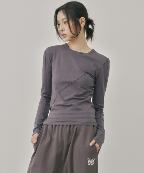 NICK&NICOLE(ニックアンドニコール)の「DIAGONAL LONG SLEEVE TOP_CHARCOAL(Tシャツ/カットソー・レディース・その他・MEDIUM/LARGE)」の2枚目の写真