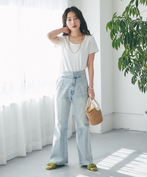 La boutique BonBon(ラブティックボンボン)の「【今すぐお届け!・デコルテ美人見え】UネックコンパクトTシャツ(Tシャツ/カットソー・レディース・オフホワイト/ピンク/ライトグレー/ネイビー・FREE)」の18枚目の写真
