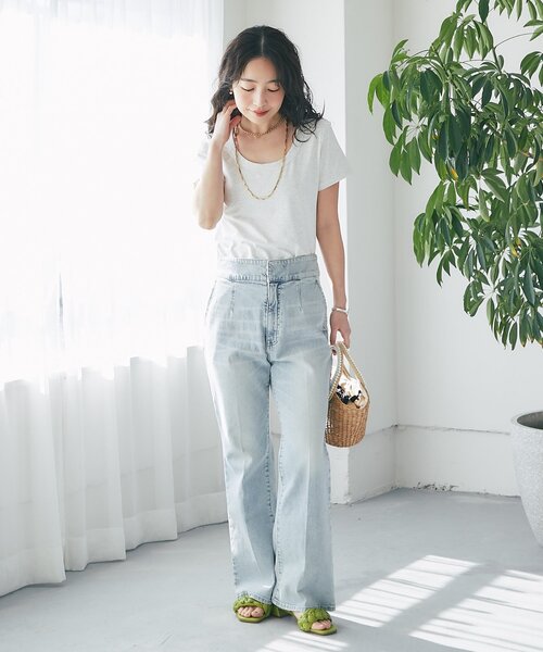 La boutique BonBon(ラブティックボンボン)の「【今すぐお届け!・デコルテ美人見え】UネックコンパクトTシャツ(Tシャツ/カットソー・レディース・オフホワイト/ピンク/ライトグレー/ネイビー・FREE)」の21枚目の写真