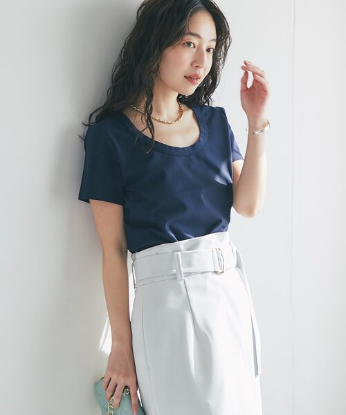 La boutique BonBon（ラブティックボンボン）の「【デコルテ美人見え】UネックコンパクトTシャツ（Tシャツ/カットソー・レディース・オフホワイト/ピンク/ライトグレー/ネイビー・FREE）」の6枚目の写真