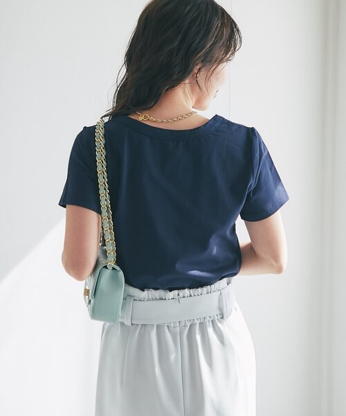 La boutique BonBon（ラブティックボンボン）の「【デコルテ美人見え】UネックコンパクトTシャツ（Tシャツ/カットソー・レディース・オフホワイト/ピンク/ライトグレー/ネイビー・FREE）」の7枚目の写真