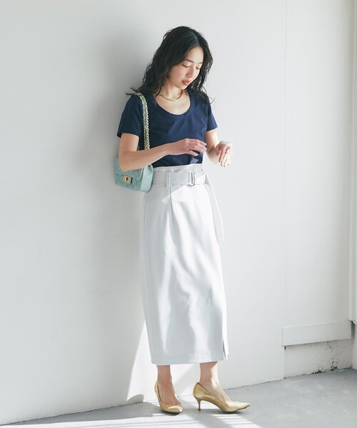 La boutique BonBon（ラブティックボンボン）の「【デコルテ美人見え】UネックコンパクトTシャツ（Tシャツ/カットソー・レディース・オフホワイト/ピンク/ライトグレー/ネイビー・FREE）」の12枚目の写真