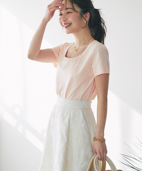 La boutique BonBon（ラブティックボンボン）の「【デコルテ美人見え】UネックコンパクトTシャツ（Tシャツ/カットソー・レディース・オフホワイト/ピンク/ライトグレー/ネイビー・FREE）」の22枚目の写真