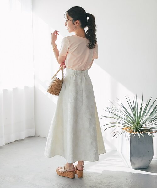 La boutique BonBon(ラブティックボンボン)の「【今すぐお届け!・デコルテ美人見え】UネックコンパクトTシャツ(Tシャツ/カットソー・レディース・オフホワイト/ピンク/ライトグレー/ネイビー・FREE)」の11枚目の写真