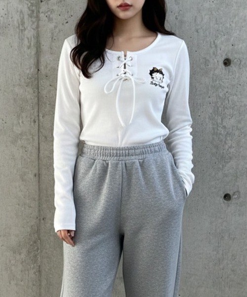 GLAMOROUS JANE（グラマラスジェーン）の「BETTY BOOP刺繍レースアップ長袖トップス（Tシャツ/カットソー・レディース・レッド/ブラック/グレー/オフホワイト・FREE）」の5枚目の写真