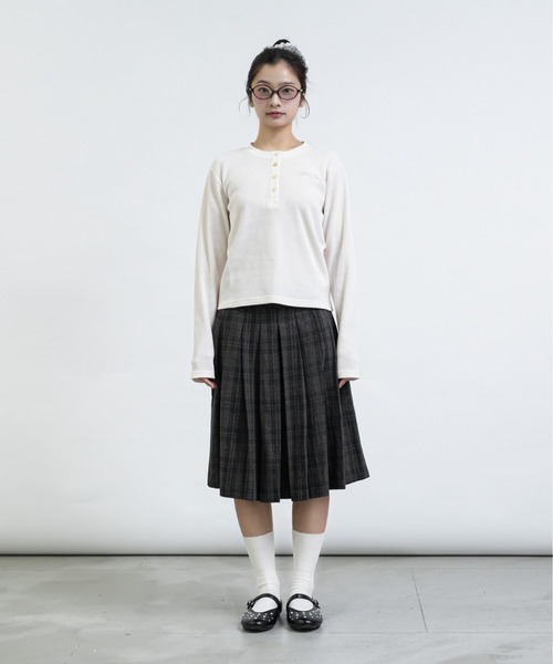 FCMM(エフシーエムエム)の「【日本限定】THERMAL HENLEY NECK TOPS / サーマルヘンリーネックトップス(Tシャツ/カットソー・レディース・ネイビー/グレー/アイボリー・MEDIUM/SMALL)」の5枚目の写真