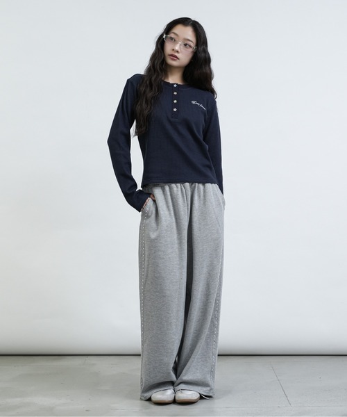 FCMM(エフシーエムエム)の「【日本限定】THERMAL HENLEY NECK TOPS / サーマルヘンリーネックトップス(Tシャツ/カットソー・レディース・ネイビー/グレー/アイボリー・MEDIUM/SMALL)」の21枚目の写真