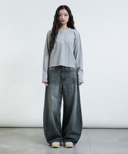 FCMM(エフシーエムエム)の「【日本限定】THERMAL HENLEY NECK TOPS / サーマルヘンリーネックトップス(Tシャツ/カットソー・レディース・ネイビー/グレー/アイボリー・MEDIUM/SMALL)」の14枚目の写真