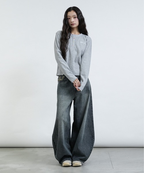 FCMM(エフシーエムエム)の「【日本限定】THERMAL HENLEY NECK TOPS / サーマルヘンリーネックトップス(Tシャツ/カットソー・レディース・ネイビー/グレー/アイボリー・MEDIUM/SMALL)」の13枚目の写真