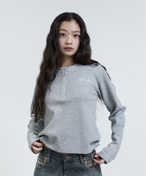 FCMM(エフシーエムエム)の「【日本限定】THERMAL HENLEY NECK TOPS / サーマルヘンリーネックトップス(Tシャツ/カットソー・レディース・ネイビー/グレー/アイボリー・MEDIUM/SMALL)」の11枚目の写真
