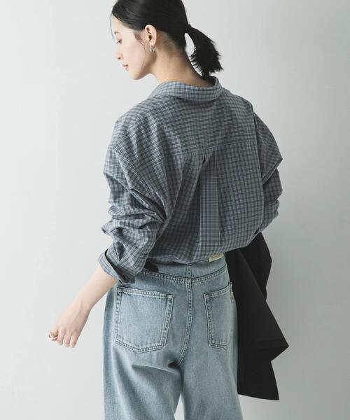 URBAN RESEARCH(アーバンリサーチ)の「レギュラーカラーチェックシャツ(シャツ/ブラウス・レディース・オフホワイト/ライトブルー/ネイビー・FREE)」の4枚目の写真