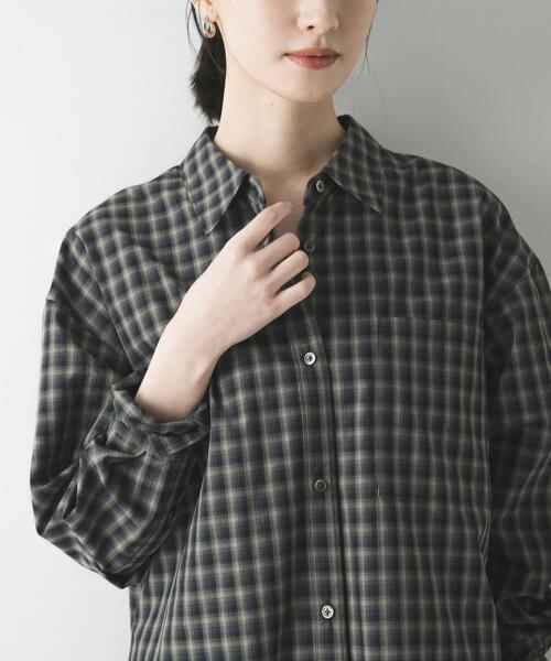 URBAN RESEARCH(アーバンリサーチ)の「レギュラーカラーチェックシャツ(シャツ/ブラウス・レディース・オフホワイト/ライトブルー/ネイビー・FREE)」の17枚目の写真
