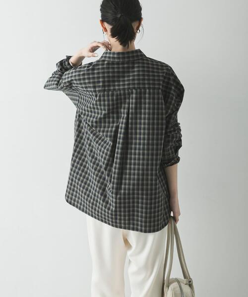 URBAN RESEARCH(アーバンリサーチ)の「レギュラーカラーチェックシャツ(シャツ/ブラウス・レディース・オフホワイト/ライトブルー/ネイビー・FREE)」の20枚目の写真