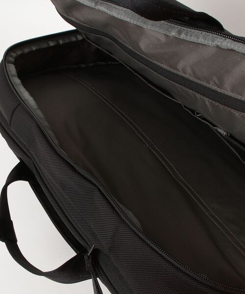 incase（インケース）の「INCO250012-BLK Incase Tracks Two-Way Brief（ビジネスバッグ・メンズ・ブラック・ONE SIZE）」の18枚目の写真
