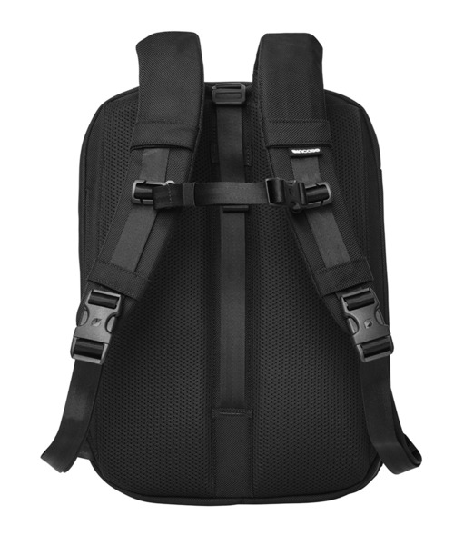 incase（インケース）の「INCO250012-BLK Incase Tracks Two-Way Brief（ビジネスバッグ・メンズ・ブラック・ONE SIZE）」の8枚目の写真