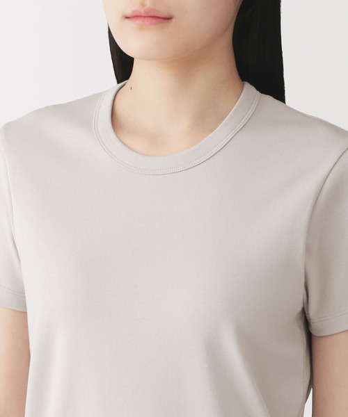 無印良品（ムジルシリョウヒン）の「婦人 涼感汗じみしにくいクルーネック半袖Ｔシャツ（Tシャツ/カットソー・レディース・ホワイト/ライトグレー/ブラウン/ブラック/ライトブルー/チャコールグレー・S/M/L/XL）」の21枚目の写真