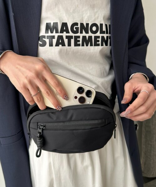 DISCOAT(ディスコート)の「ナイロンミニウエストポーチ(ボディバッグ/ウエストポーチ・レディース・チャコールグレー/ブラック/ブラウン・FREE)」の1枚目の写真
