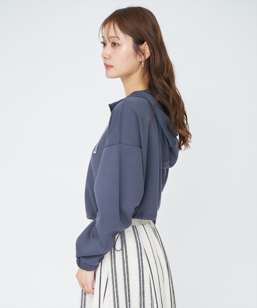 AND COUTURE(アンドクチュール)の「ロゴ刺繍ZIPパーカー(パーカー・レディース・ライトグレー/チャコールグレー/オフホワイト/ベージュ・FREE)」の14枚目の写真