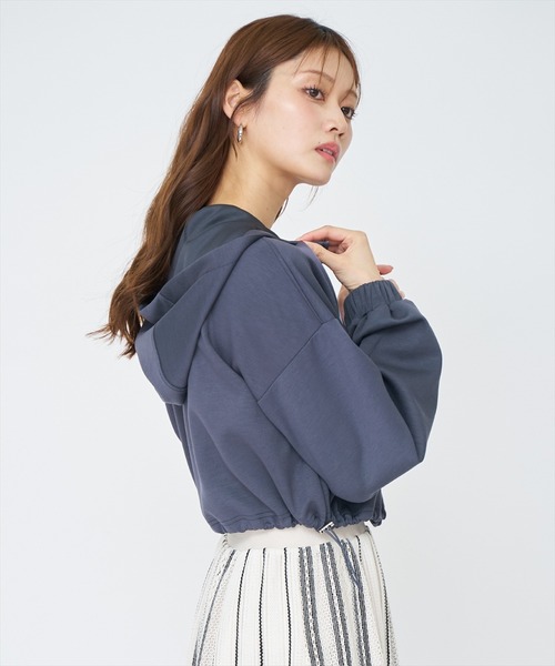 AND COUTURE(アンドクチュール)の「ロゴ刺繍ZIPパーカー(パーカー・レディース・ライトグレー/チャコールグレー/オフホワイト/ベージュ・FREE)」の21枚目の写真