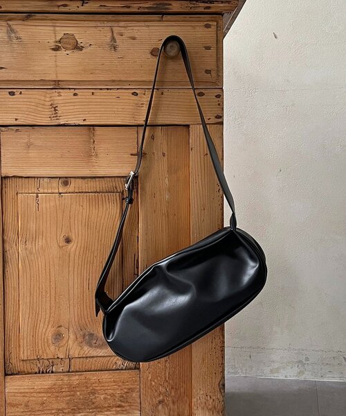 un dix cors（アンディコール）の「細長立体ショルダー（トートバッグ・レディース・ブラック/ブラウン・FREE）」の4枚目の写真