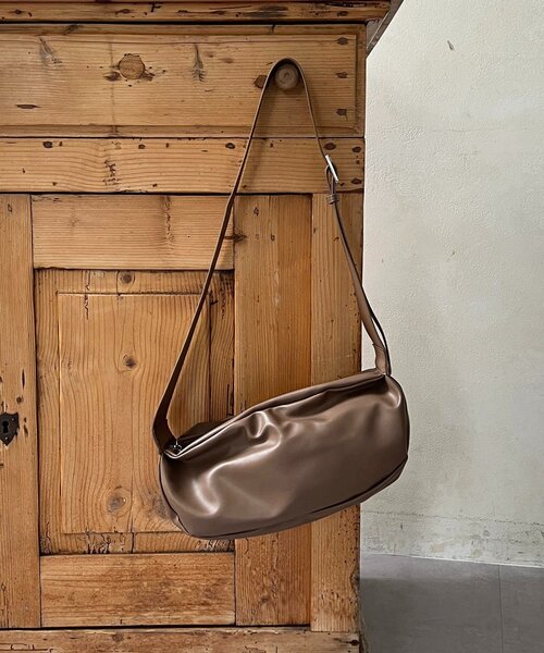 un dix cors（アンディコール）の「細長立体ショルダー（トートバッグ・レディース・ブラック/ブラウン・FREE）」の11枚目の写真