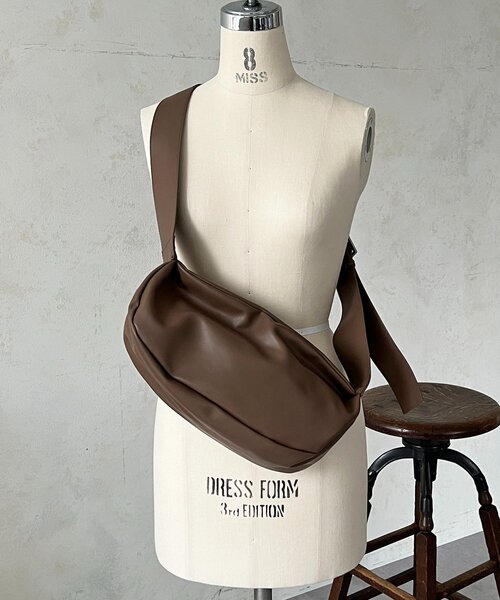 un dix cors（アンディコール）の「細長立体ショルダー（トートバッグ・レディース・ブラック/ブラウン・FREE）」の14枚目の写真