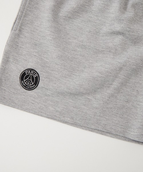 PARIS SAINT-GERMAIN（パリサンジェルマン）の「[PARIS SAINT-GERMAIN/パリ・サン＝ジェルマン] ワッペン刺繍ロゴ スウェットショートパンツ（その他パンツ・メンズ・ライトグレー/ブラック・L/M）」の5枚目の写真