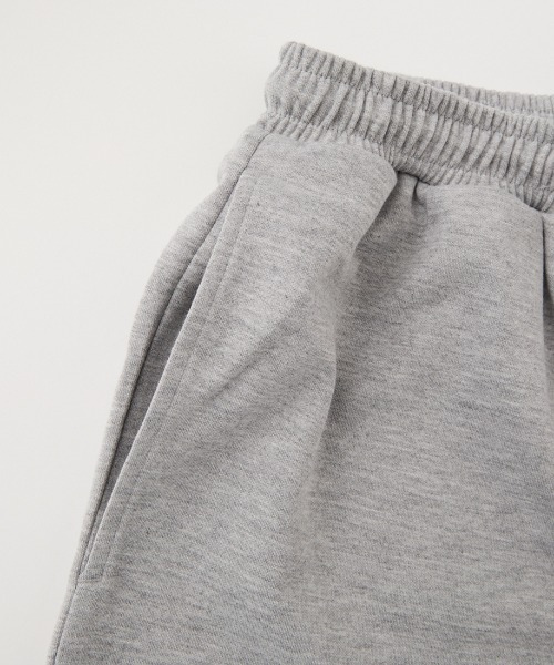 PARIS SAINT-GERMAIN（パリサンジェルマン）の「[PARIS SAINT-GERMAIN/パリ・サン＝ジェルマン] ワッペン刺繍ロゴ スウェットショートパンツ（その他パンツ・メンズ・ライトグレー/ブラック・L/M）」の6枚目の写真