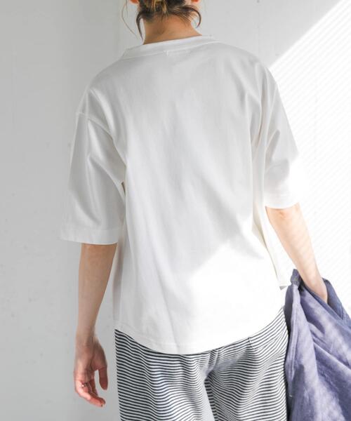 FORK&SPOON（フォークアンドスプーン）の「FORK&SPOON　ボトルネックショートスリーブTシャツ（Tシャツ/カットソー・レディース・キャメル/ベージュ系その他/ネイビー/オフホワイト/ブラック/ブルー系その他/ブラック系その他・1）」の13枚目の写真