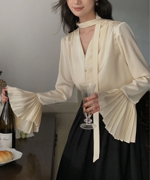 MAISON DE THERESE(メゾン ド テレーズ)の「アコーディオン袖リボンブラウス(シャツ/ブラウス・レディース・アイボリー/ブラック・S/M/L)」の9枚目の写真