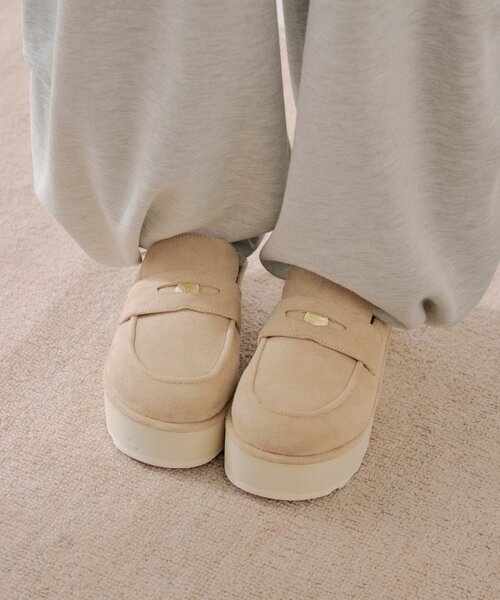 Chico(チコ)の「厚底プラットフォームローファー(その他シューズ・レディース・ベージュ/ブラック・SMALL/MEDIUM/LARGE)」の3枚目の写真