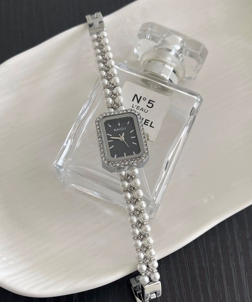 INASTUDIOS(イーナストゥディオス)の「Pearl Square / パールスクエア 腕時計 付属品 BOX付き(アナログ腕時計・レディース・シルバー系その他/ゴールド系その他/ゴールド/シルバー・FREE)」の13枚目の写真