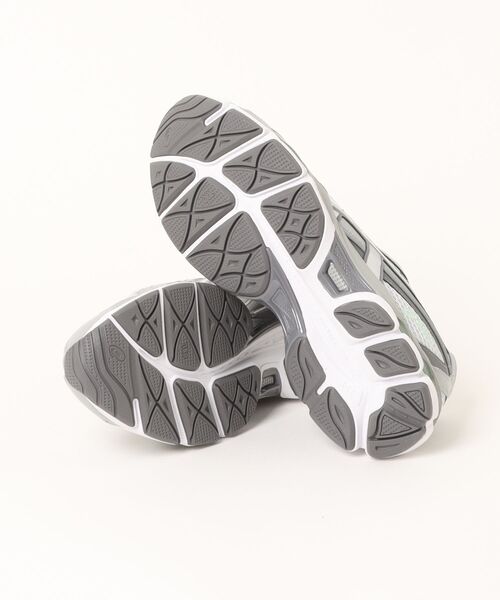 ADAM ET ROPE'(アダムエロペ)の「【ASICS/アシックス】GEL-NYC 2055 1203A542.026(スニーカー・メンズ・チャコールグレー・27.0cm/28.0cm/28.5cm/26.5cm/27.5cm/26.0cm)」の3枚目の写真